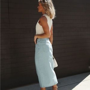 Vici: Perry Denim Pocketed Midi Skirt